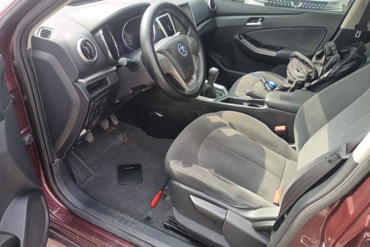 Used Venucia T70 2016 1.6L Manual Ruixing Edition Left Front Seat