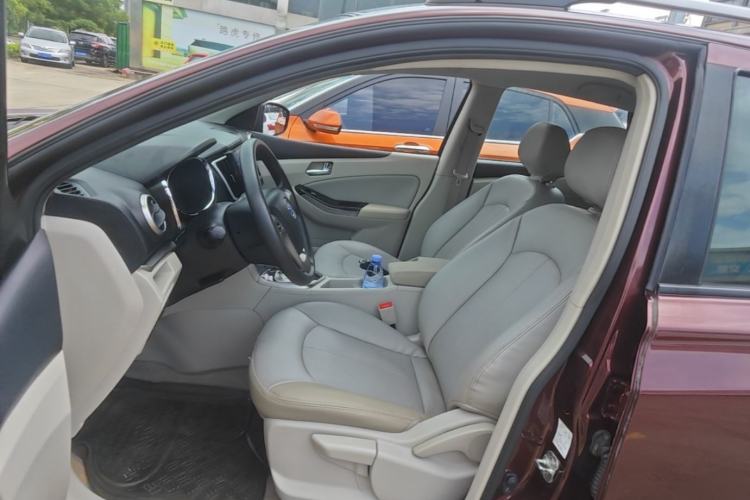 Used Venucia T70 2016 2.0L CVT Smart Choice Edition Left Front Seat
