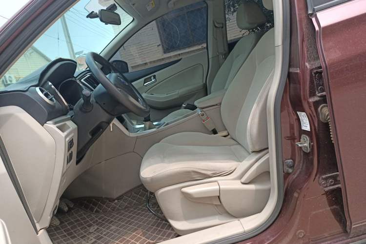 Used Venucia T70 2016 1.6L Manual Ruixing Edition Left Front Seat