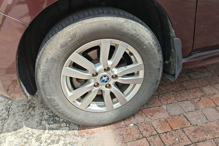 Used Venucia T70 2016 2.0L CVT Smart Choice Edition Left Front Wheel Hub
