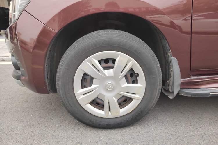 Used Venucia T70 2016 1.6L Manual Ruixing Edition Left Front Wheel Hub