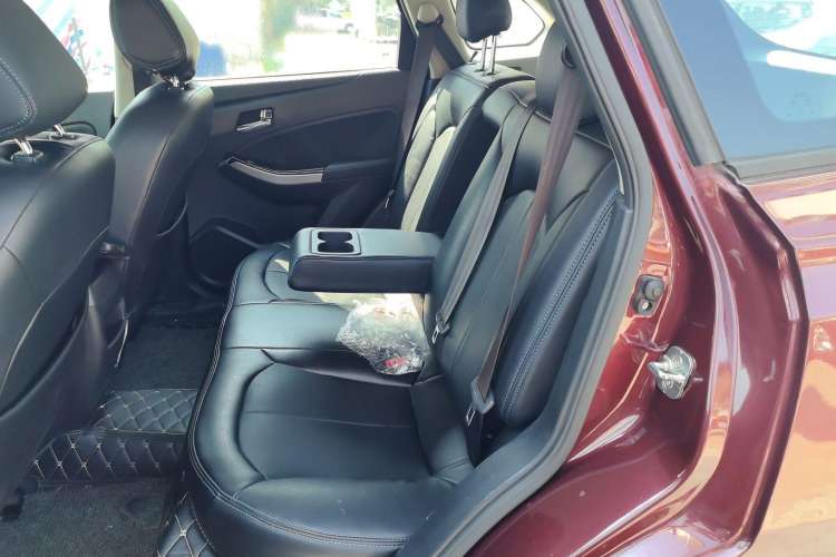 Used Venucia T70 2016 2.0L CVT Smart Choice Edition Left Rear Seat