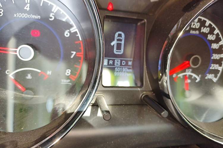 Used Venucia T70 2016 2.0L CVT Smart Choice Edition Odometer Close Up