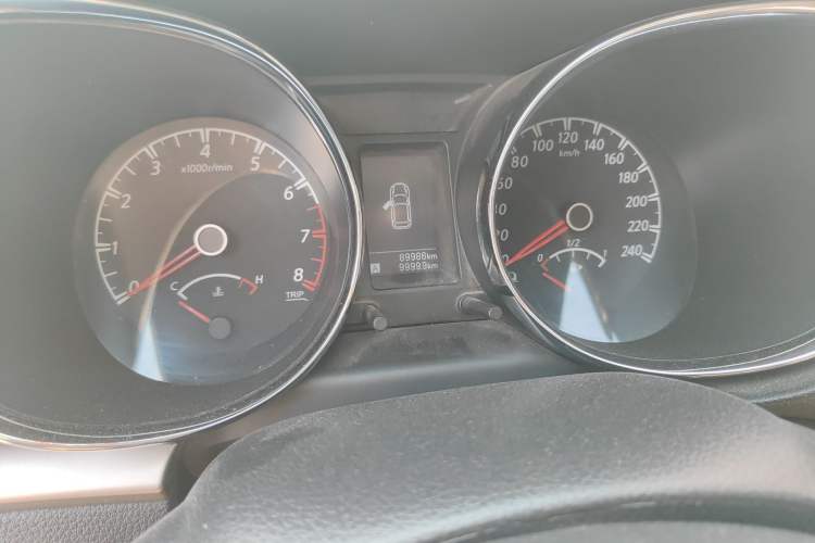 Used Venucia T70 2016 1.6L Manual Ruixing Edition Odometer Close Up