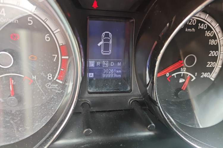 Used Venucia T70 2016 2.0L CVT Smart Choice Edition Odometer Close Up