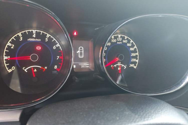 Used Venucia T70 2016 1.6L Manual Ruixing Edition Odometer Close Up