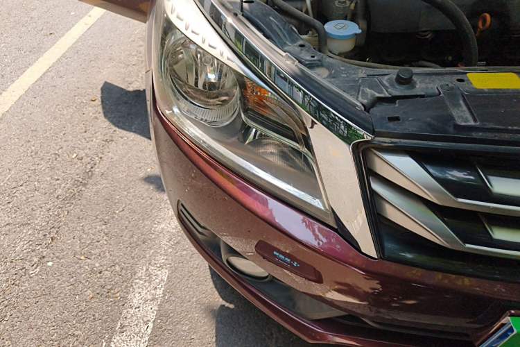 Used Venucia T70 2016 2.0L CVT Smart Choice Edition Right Front Headlight