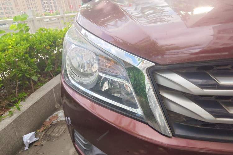 Used Venucia T70 2016 2.0L CVT Smart Choice Edition Right Front Headlight