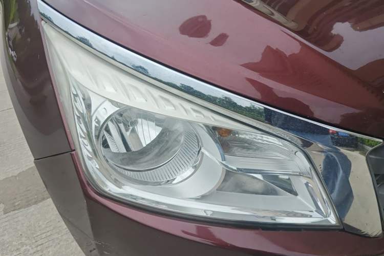 Used Venucia T70 2016 2.0L CVT Smart Choice Edition Right Front Headlight