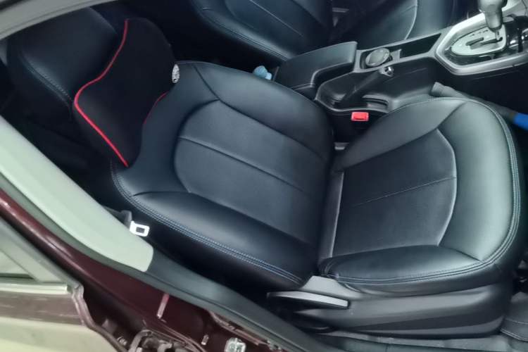 Used Venucia T70 2016 2.0L CVT Smart Choice Edition Right Front Seat