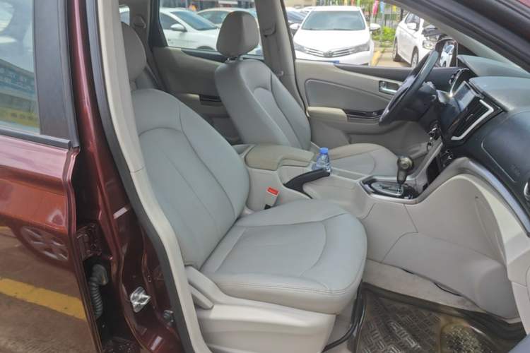 Used Venucia T70 2016 2.0L CVT Smart Choice Edition Right Front Seat