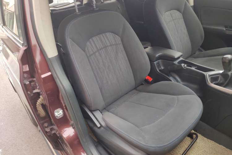 Used Venucia T70 2016 1.6L Manual Ruixing Edition Right Front Seat