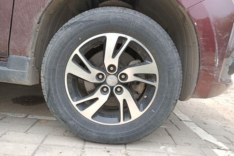Used Venucia T70 2016 1.6L Manual Ruixing Edition Right Front Wheel Hub