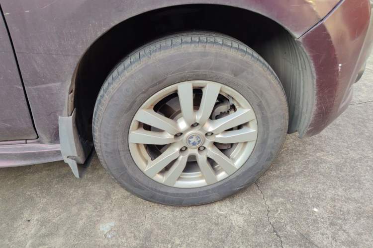 Used Venucia T70 2016 2.0L CVT Smart Choice Edition Right Front Wheel Hub