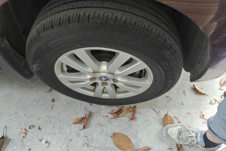 Used Venucia T70 2016 2.0L CVT Smart Choice Edition Right Front Wheel Hub