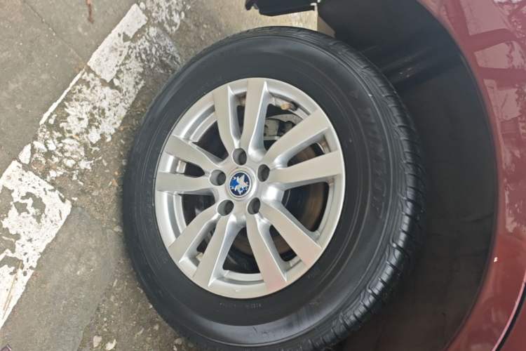 Used Venucia T70 2016 1.6L Manual Ruixing Edition Right Rear Wheel Hub