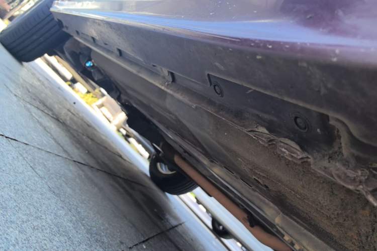 Used Venucia T70 2016 1.6L Manual Ruixing Edition Right Side Sill