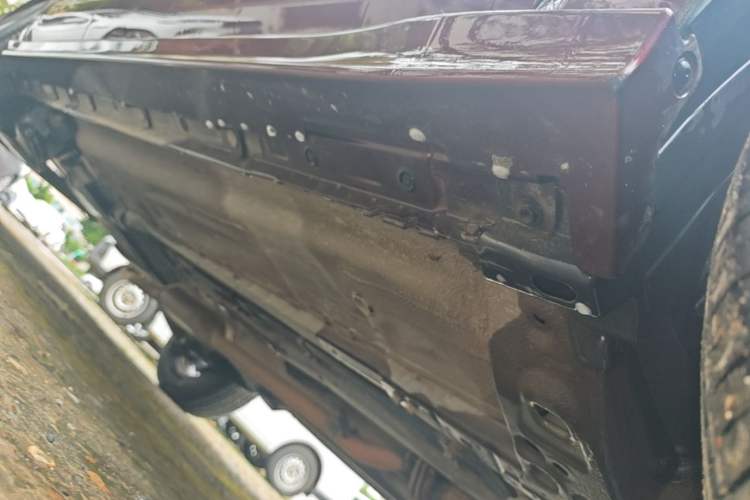 Used Venucia T70 2016 1.6L Manual Ruixing Edition Right Side Sill
