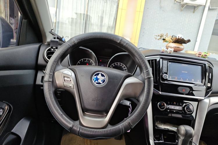 Used Venucia T70 2016 2.0L CVT Smart Edition Steering Wheel