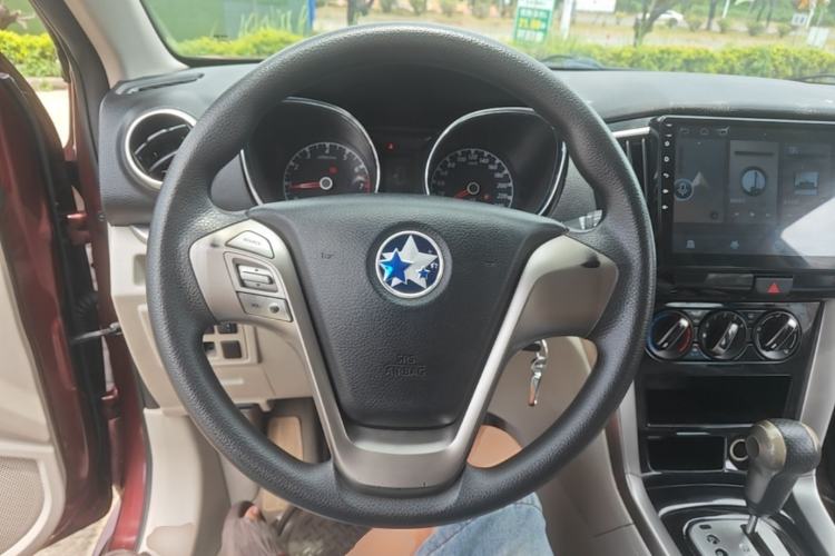 Used Venucia T70 2016 2.0L CVT Smart Choice Edition Steering Wheel