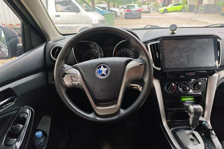 Used Venucia T70 2016 2.0L CVT Smart Choice Edition Steering Wheel