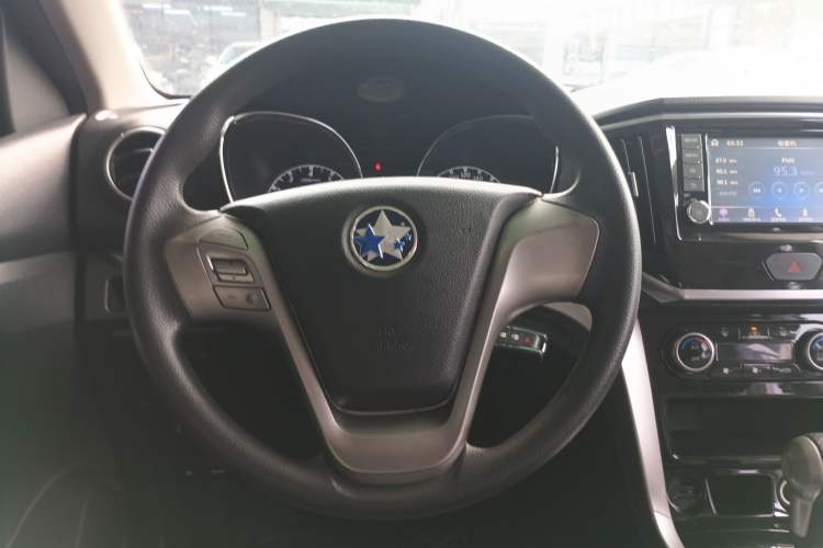 Used Venucia T70 2016 2.0L CVT Smart Edition Steering Wheel