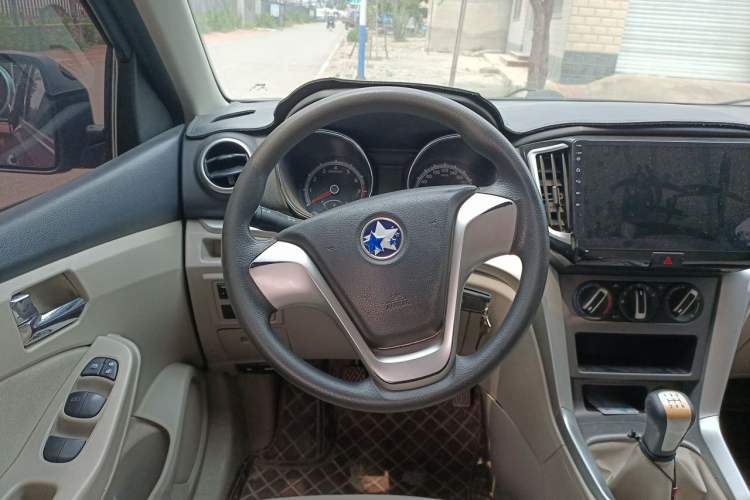 Used Venucia T70 2016 1.6L Manual Ruixing Edition Steering Wheel