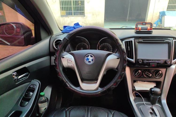 Used Venucia T70 2016 2.0L CVT Smart Choice Edition Steering Wheel