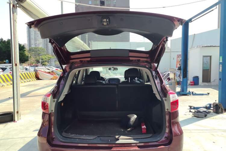 Used Venucia T70 2016 2.0L CVT Smart Choice Edition Trunk