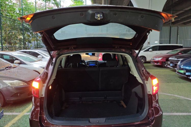 Used Venucia T70 2016 2.0L CVT Smart Choice Edition Trunk