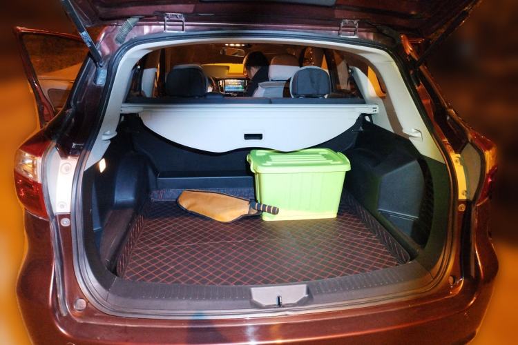Used Venucia T70 2016 2.0L Manual RuiQu Version Trunk