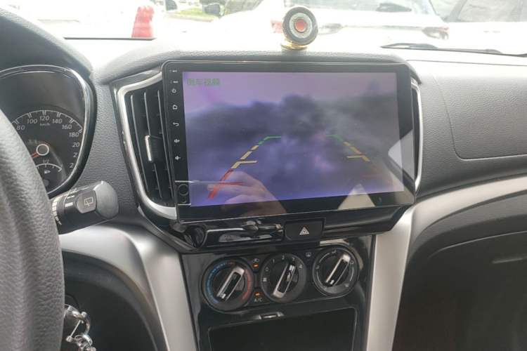 Used Venucia T70 2016 2.0L CVT Smart Choice Edition Audio And AC Panel