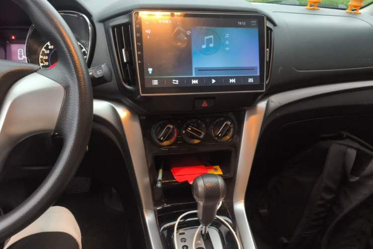 Used Venucia T70 2016 2.0L CVT Smart Choice Edition Audio And AC Panel