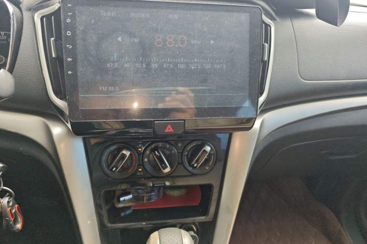 Used Venucia T70 2016 2.0L CVT Smart Choice Edition Audio And AC Panel
