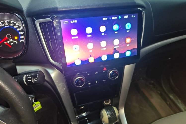 Used Venucia T70 2016 2.0L CVT Smart Edition Audio And AC Panel