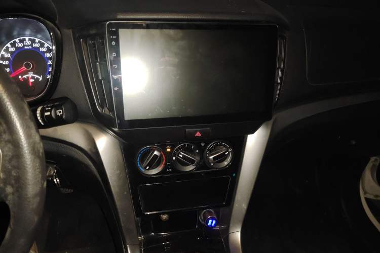 Used Venucia T70 2016 1.6L Manual Ruixing Edition Audio And AC Panel