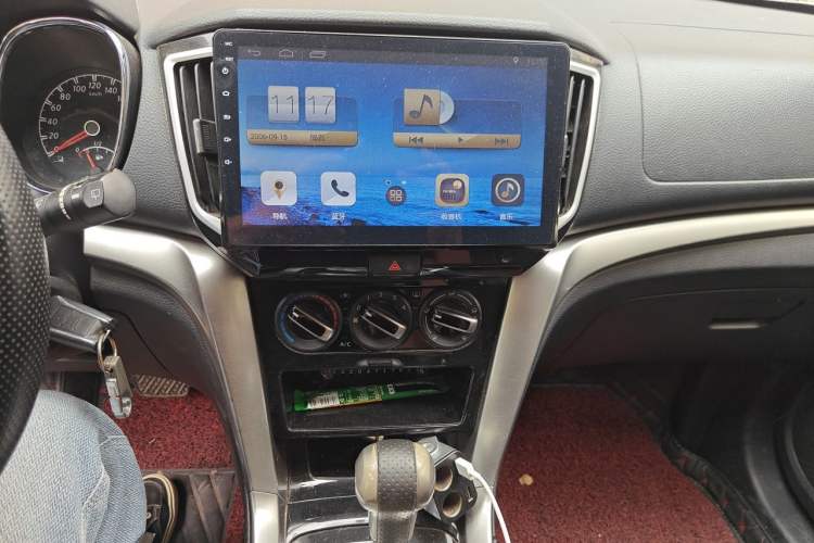 Used Venucia T70 2016 2.0L CVT Smart Choice Edition Audio And AC Panel