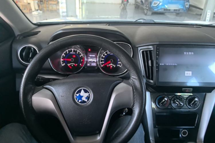 Used Venucia T70 2016 1.6L Manual Ruixing Edition Center Console