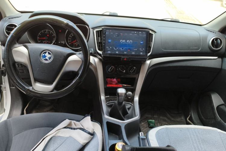 Used Venucia T70 2016 1.6L Manual Ruixing Edition Center Console