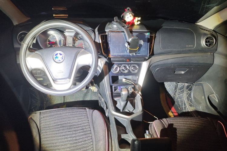 Used Venucia T70 2016 1.6L Manual Ruixing Edition Center Console