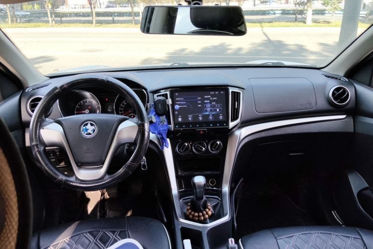 Used Venucia T70 2016 1.6L Manual Ruixing Edition Center Console