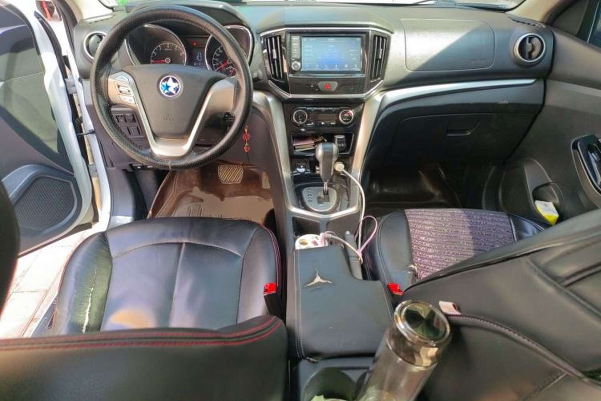 Used Venucia T70 2016 2.0L CVT Smart Edition Center Console