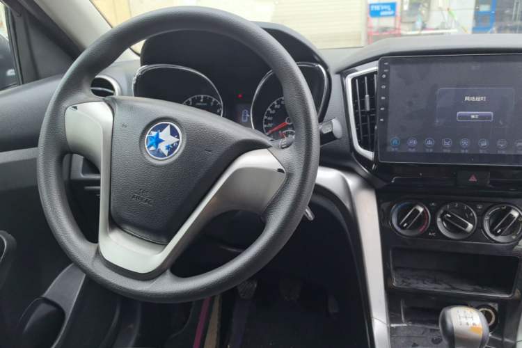 Used Venucia T70 2016 1.6L Manual Ruixing Edition Center Console