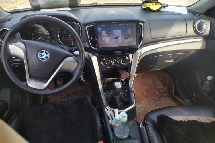 Used Venucia T70 2016 1.6L Manual Ruixing Edition Center Console