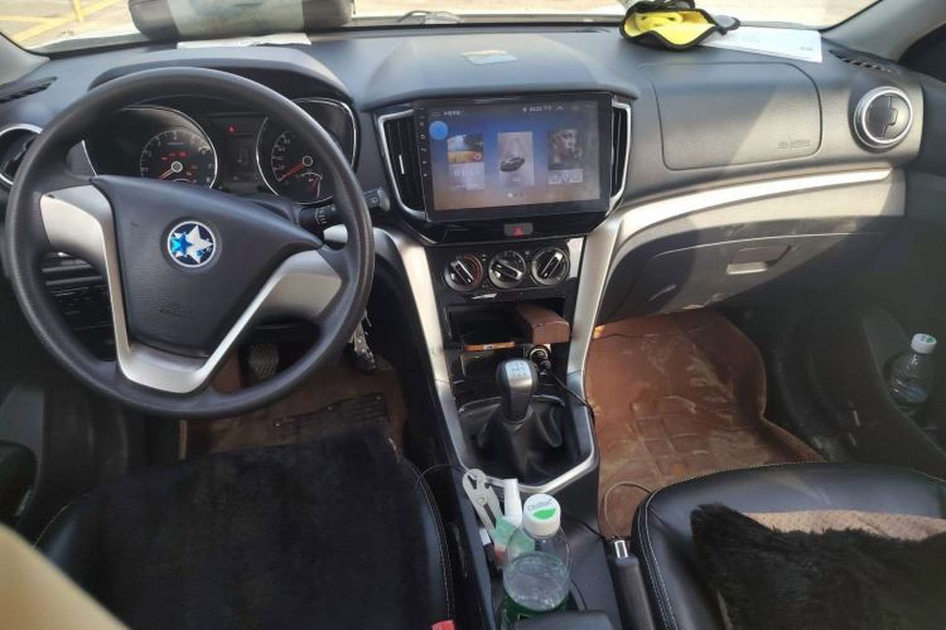 Used Venucia T70 2016 1.6L Manual Ruixing Edition Center Console