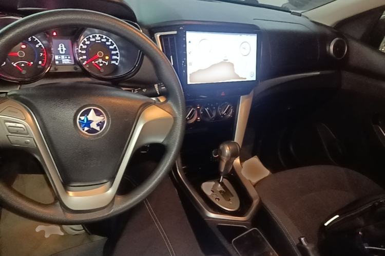 Used Venucia T70 2016 2.0L CVT Smart Choice Edition Center Console
