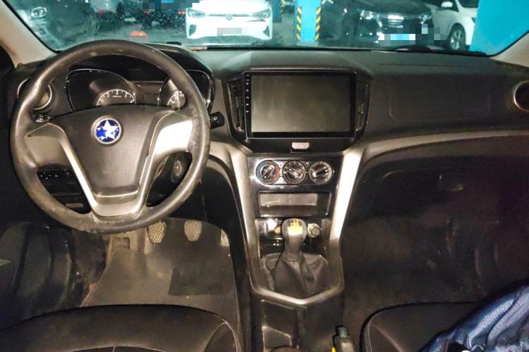 Used Venucia T70 2016 1.6L Manual Ruixing Edition Center Console