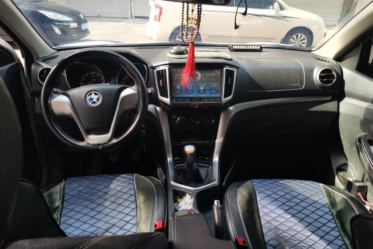 Used Venucia T70 2016 1.6L Manual Ruixing Edition Center Console