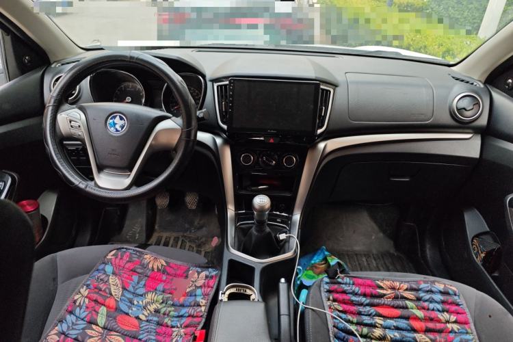 Used Venucia T70 2016 2.0L Manual RuiQu Version Center Console