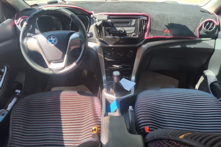 Used Venucia T70 2016 1.6L Manual Ruixing Edition Center Console